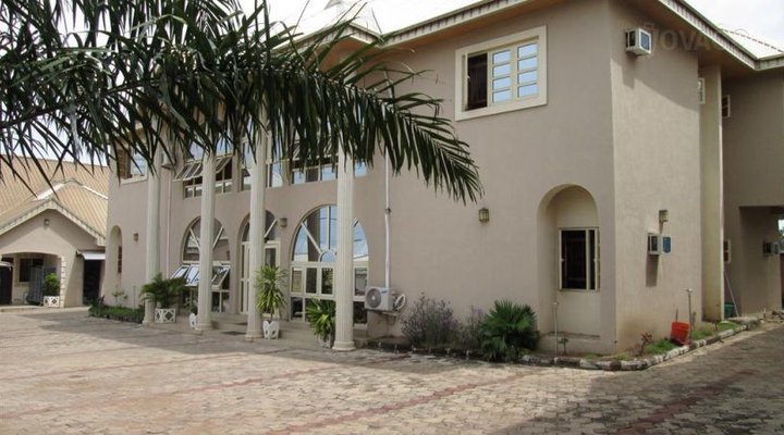 Emadarl Guest Inn