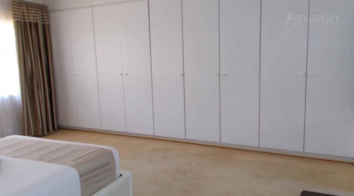 Living Guest House Executive