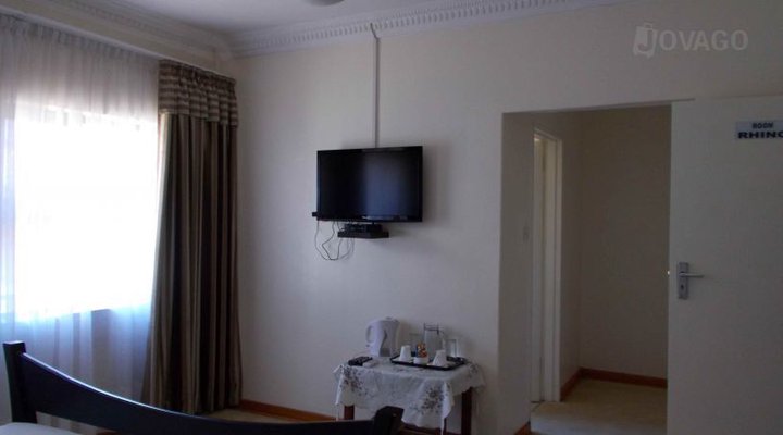 Living Guest House Executive
