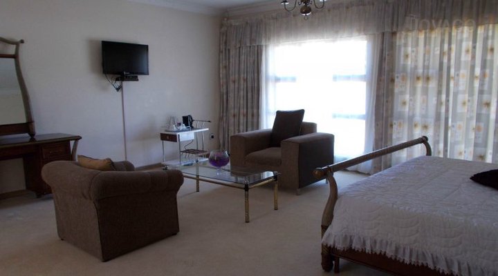Living Guest House Executive