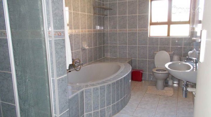 Living Guest House Executive