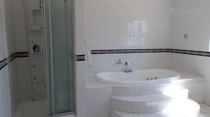 Living Guest House Executive