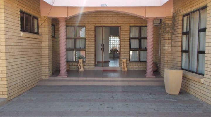Living Guest House Executive