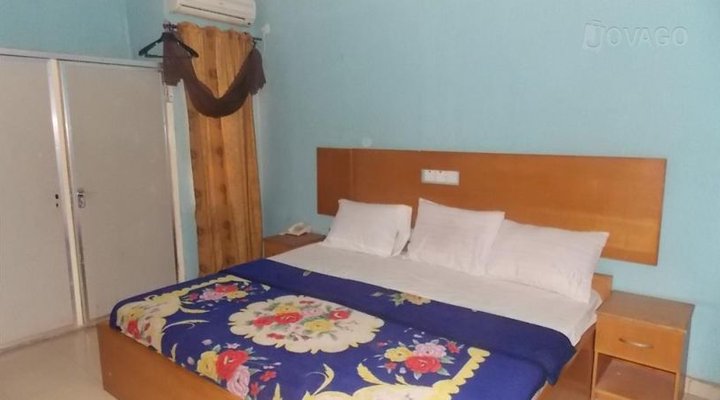 Tomaso Kings Palace Ltd 1