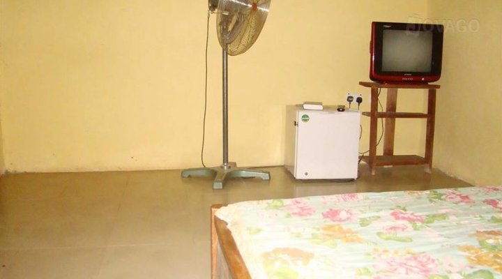 Favourite Guest House & Suites
