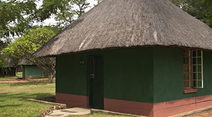 Victoria Falls Restcamp & Lodge