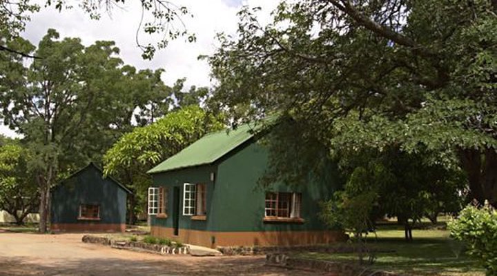 Victoria Falls Restcamp & Lodge