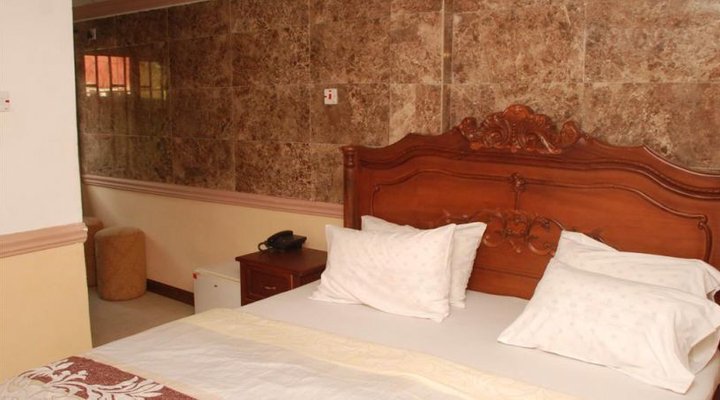 Eldorado Hotel & Suites