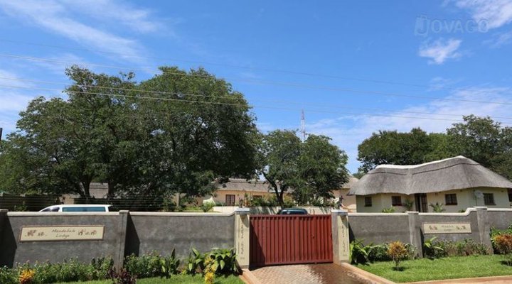 Mandebele Lodge