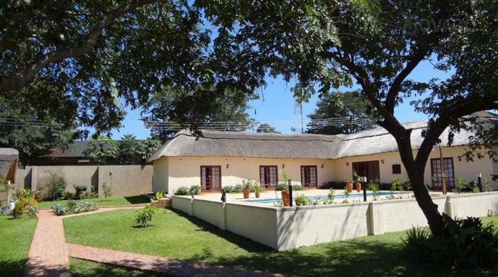 Mandebele Lodge