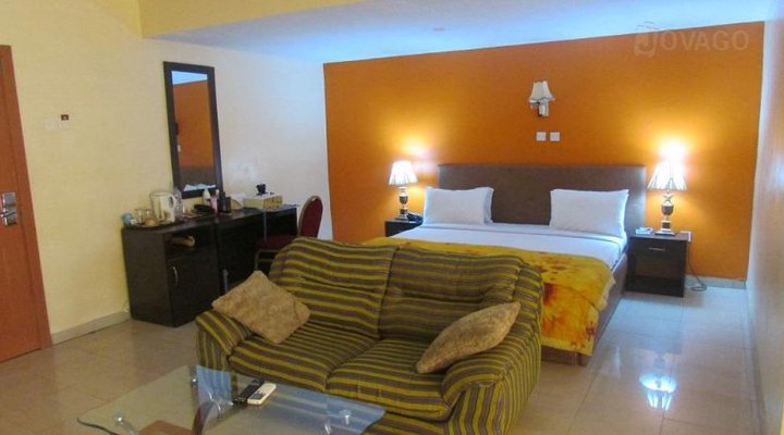 Universal Hotel Enugu