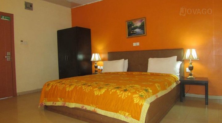 Universal Hotel Enugu