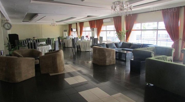 Universal Hotel Enugu