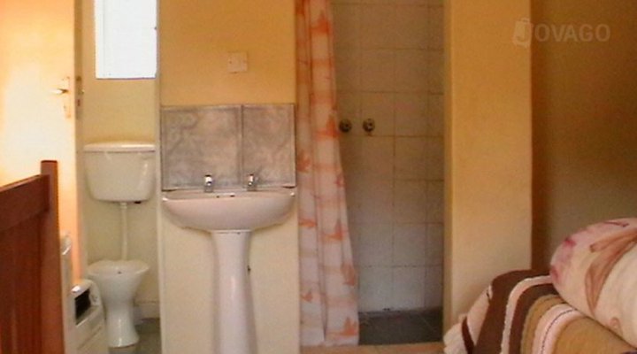 Kulula Lodge With Bowhunt Safaris- Victoria Falls