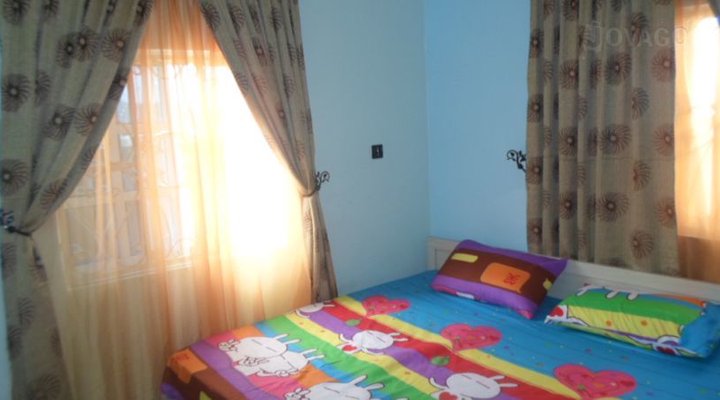 Golden Petal Lodge