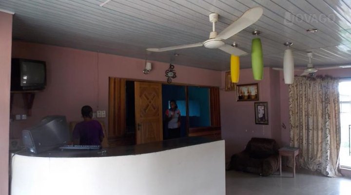 Paramount Peace Hotel