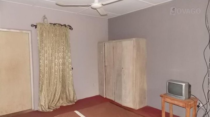 Paramount Peace Hotel