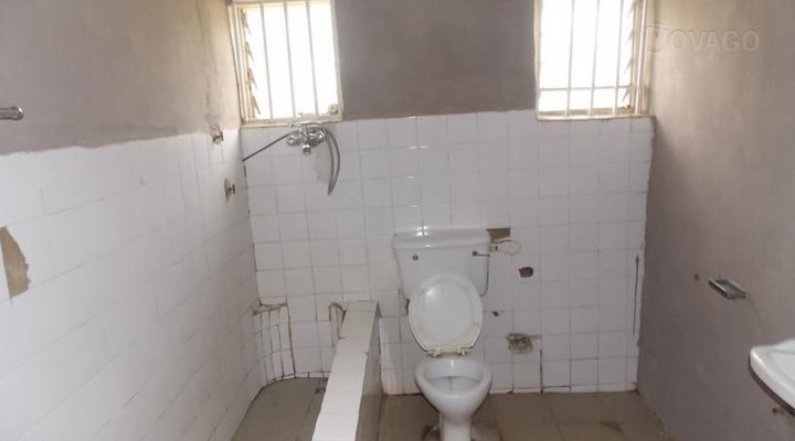 Paramount Peace Hotel