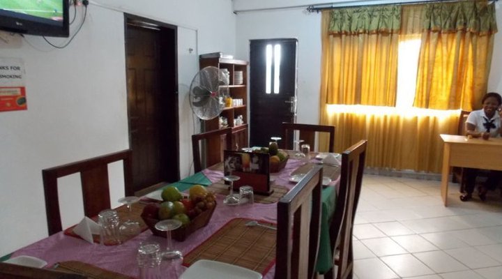 Daniels Court Hotel & Resort