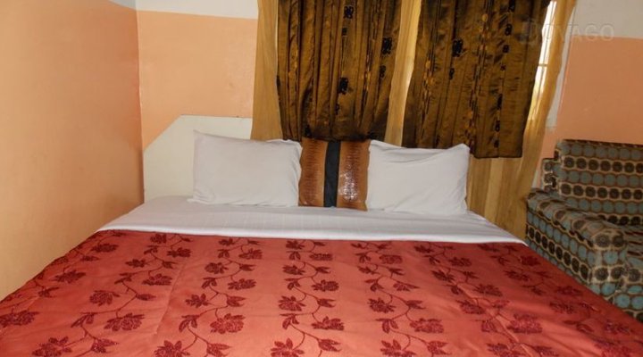 Daniels Court Hotel & Resort