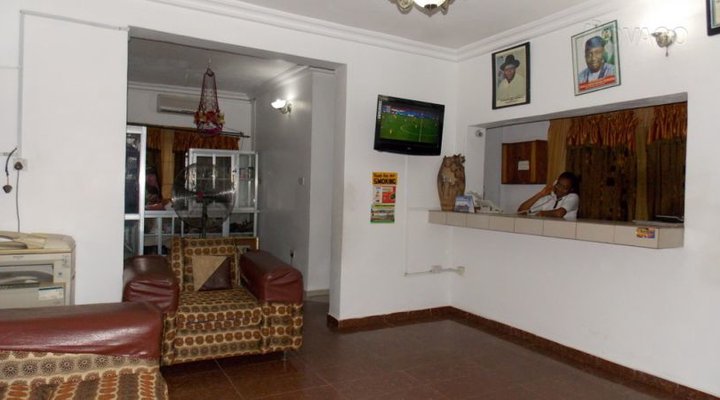 Daniels Court Hotel & Resort