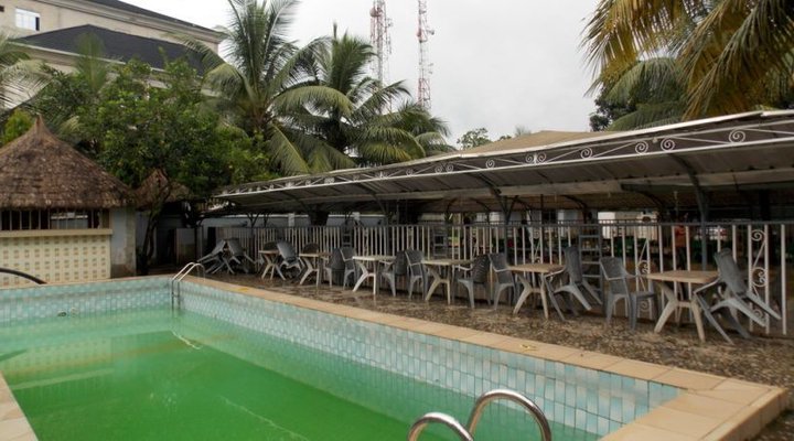 Daniels Court Hotel & Resort