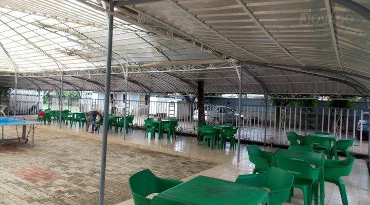 Daniels Court Hotel & Resort
