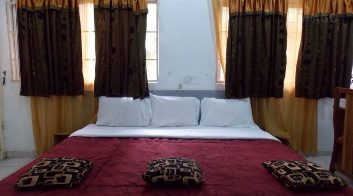Daniels Court Hotel & Resort