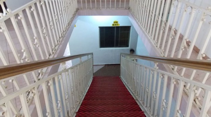 Daniels Court Hotel & Resort