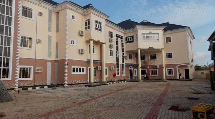 Deo Juvante Hotel & Suites