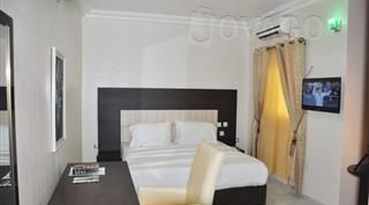 Meritz Hotels & Suites