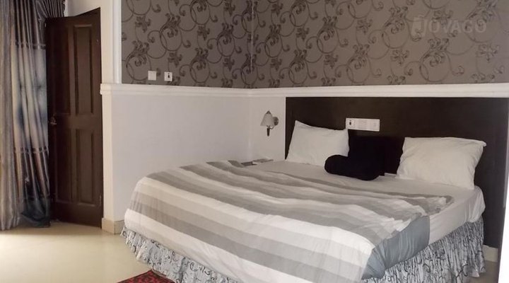 Eastern Emirate Hotel & Suites Ltd