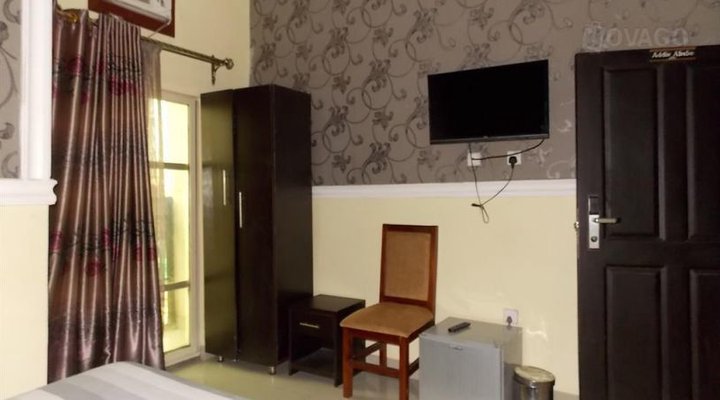 Eastern Emirate Hotel & Suites Ltd