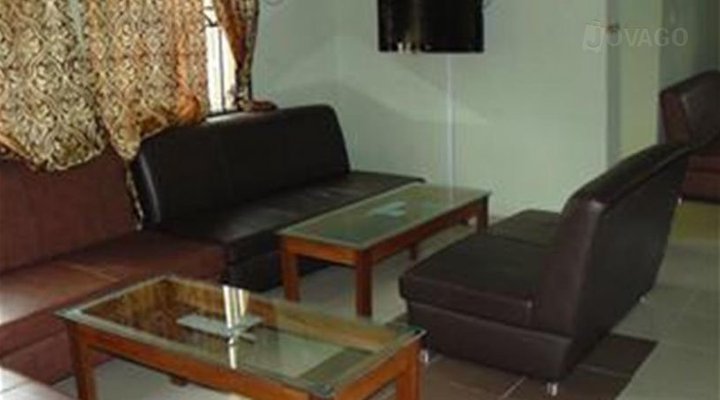 Peacock Hotel And Suites