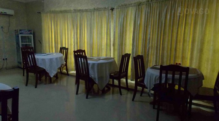 La Avril Hotel And Suites