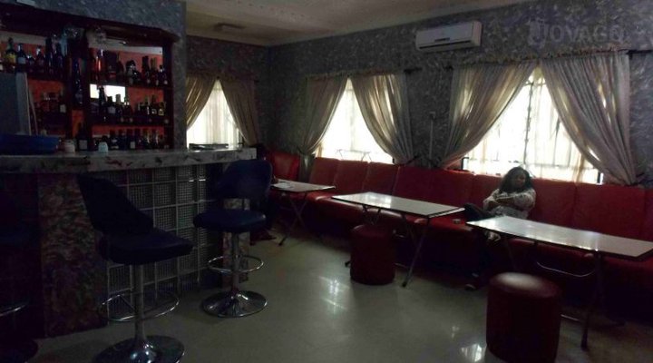 La Avril Hotel And Suites