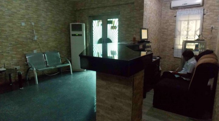 La Avril Hotel And Suites
