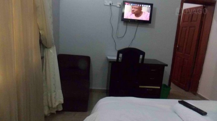 La Avril Hotel And Suites