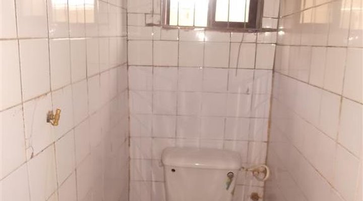 Shalom Plaza Hotel