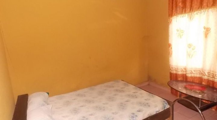 Shalom Plaza Hotel