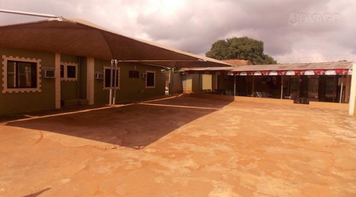 Shalom Plaza Hotel