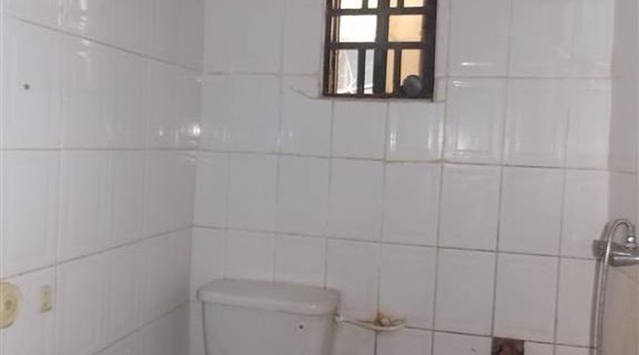 Shalom Plaza Hotel