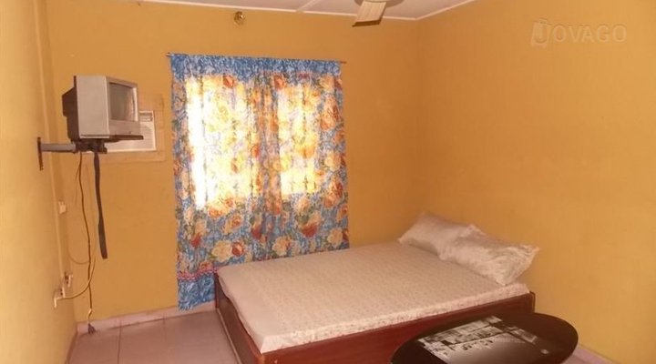 Shalom Plaza Hotel