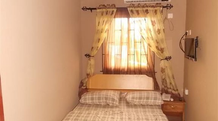 Ruejigan Hotel & Suites