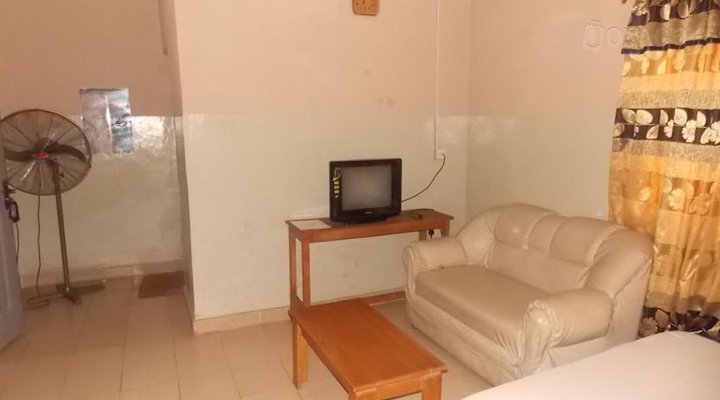 Ultimate Holiday Inn