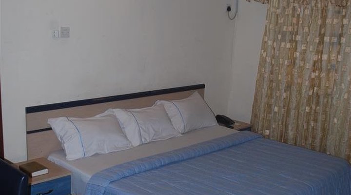 Amoni Hotel And Resort