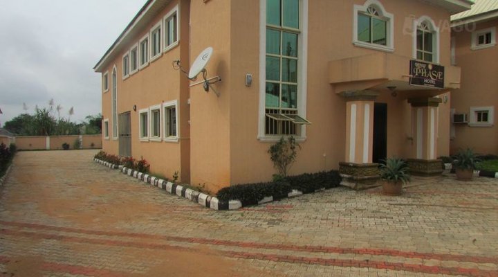 New Phase Hotel
