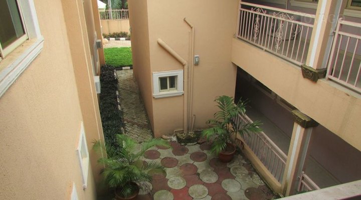New Phase Hotel