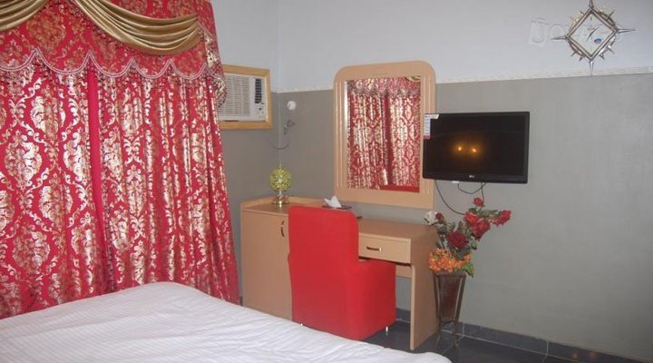 Daktad Suites And Event Centre