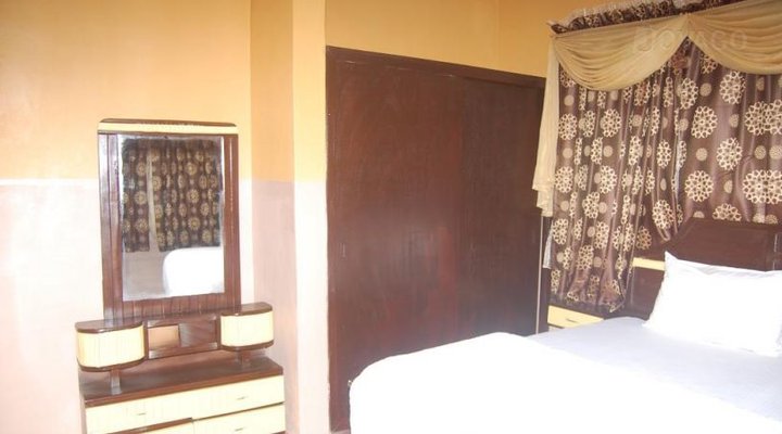 Moringa Suites